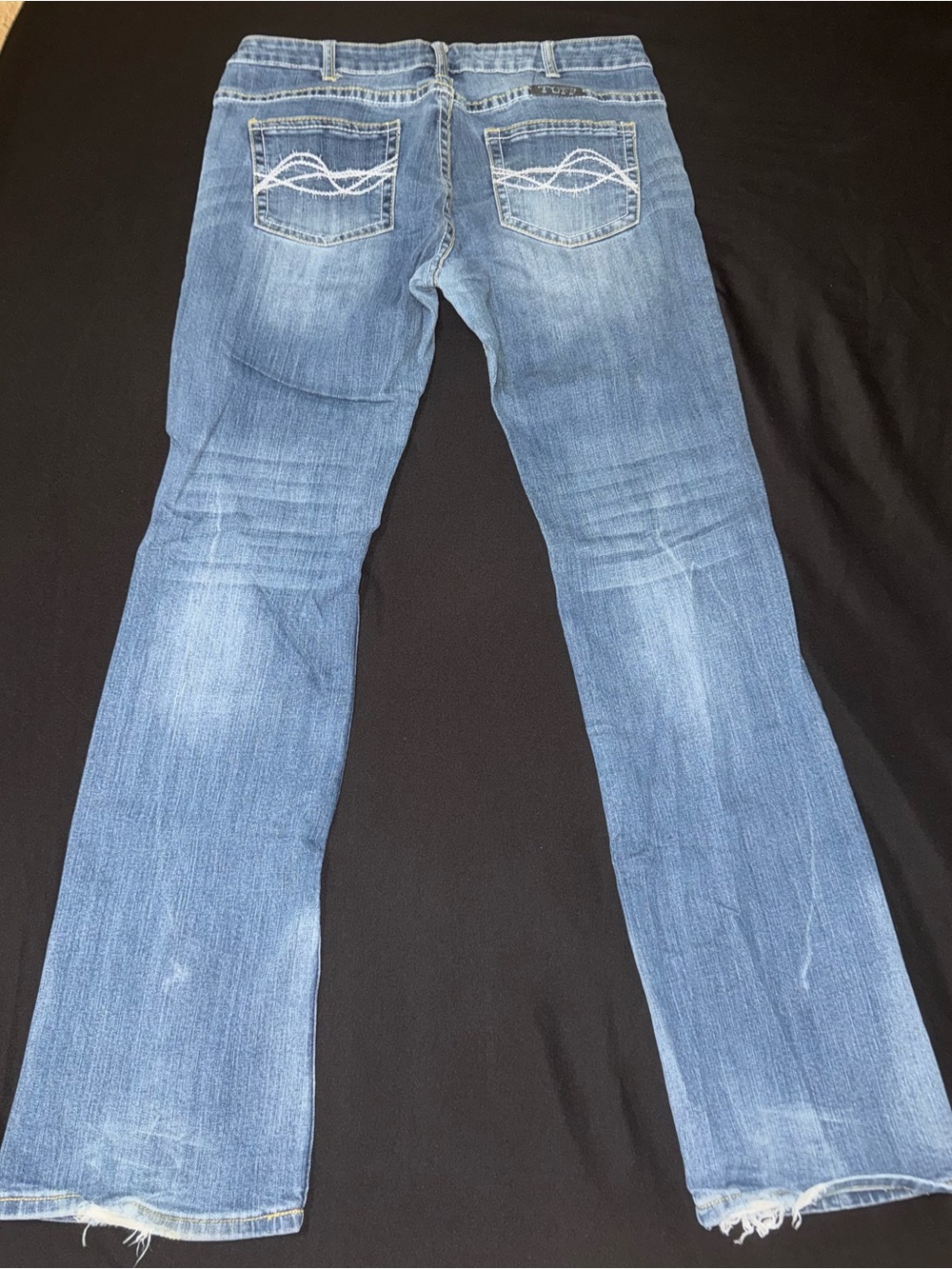 Cowgirl Tuff Women’s Jeans Size 32 Bootcut Western Embroidered Denim